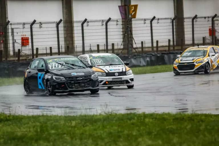 Turismo Nacional correu no Velopark sob chuva - Beto Correa