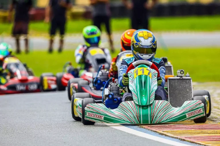 Léo Cavalcanti no kart - Gilmar Rose
