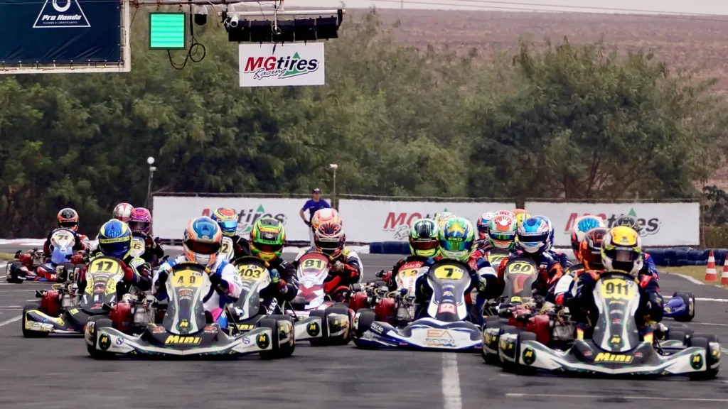 Karts na Pista - Fábio Oliveira